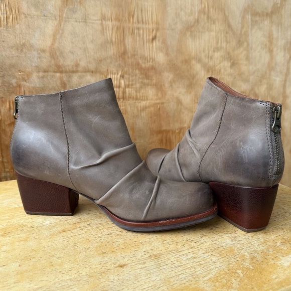 Kork-Ease Kissel Gray Slouch Square Toe Ankle Bootie Back Zip Leather Heel - Picture 2 of 13